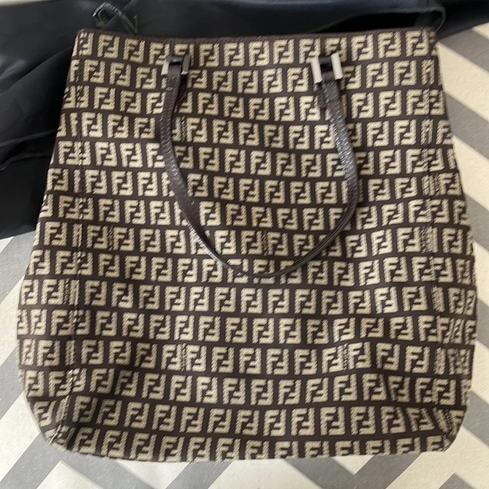Fendi zucca monogram tote - Picture 8 of 9